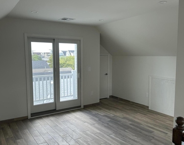 208 16th Avenue - Photo Thumbnail 15