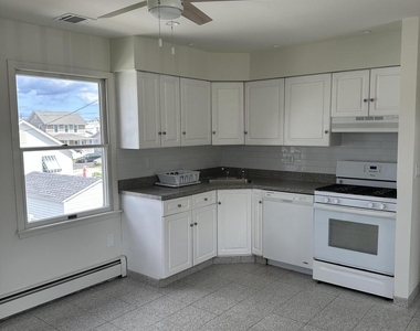 208 16th Avenue - Photo Thumbnail 4