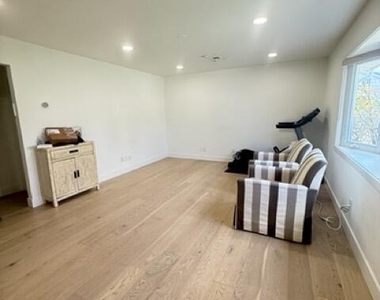 1024 Raymere Avenue - Photo Thumbnail 9