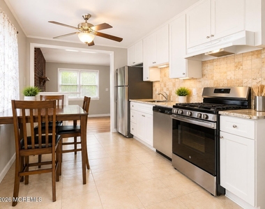 162 Seabreeze Way - Photo Thumbnail 2