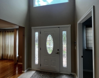 1624 Melville Street - Photo Thumbnail 2