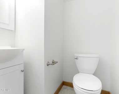 13 Laurel Crest Drive - Photo Thumbnail 10