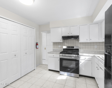 13 Laurel Crest Drive - Photo Thumbnail 6