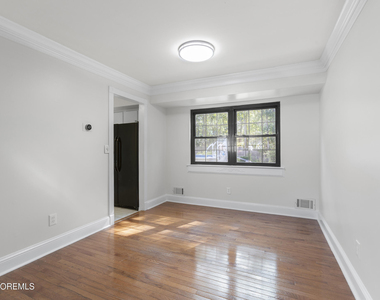 13 Laurel Crest Drive - Photo Thumbnail 5