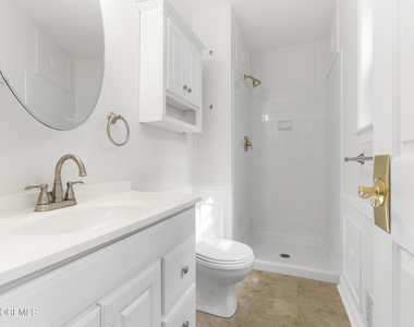 13 Laurel Crest Drive - Photo Thumbnail 16