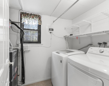 13 Laurel Crest Drive - Photo Thumbnail 9