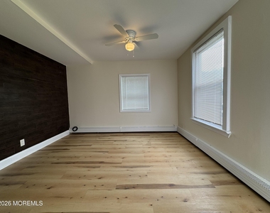 410 2nd Ave - Photo Thumbnail 9