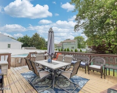 786 Nebraska Avenue - Photo Thumbnail 16