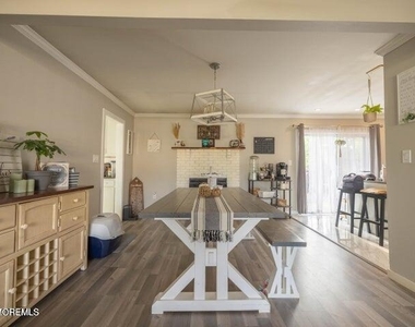 786 Nebraska Avenue - Photo Thumbnail 5
