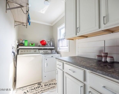 786 Nebraska Avenue - Photo Thumbnail 3