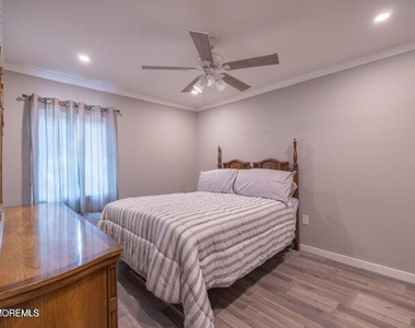 786 Nebraska Avenue - Photo Thumbnail 10