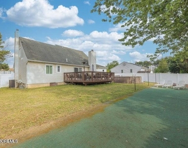 786 Nebraska Avenue - Photo Thumbnail 17