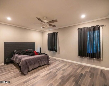 786 Nebraska Avenue - Photo Thumbnail 11