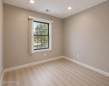 8 Hialeah - Photo Thumbnail 4