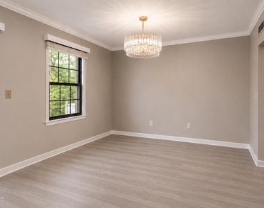 8 Hialeah - Photo Thumbnail 2