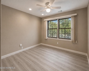 8 Hialeah - Photo Thumbnail 8