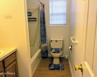 548 Clark Avenue - Photo Thumbnail 5