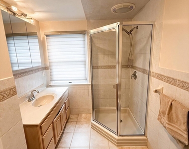 7 Carole Drive - Photo Thumbnail 12