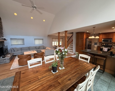 7 Carole Drive - Photo Thumbnail 5