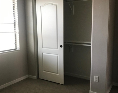 736 S Beck Avenue - Photo Thumbnail 24