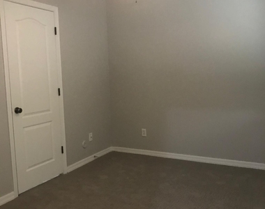 736 S Beck Avenue - Photo Thumbnail 9