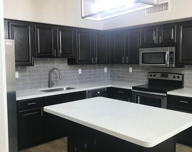 736 S Beck Avenue - Photo Thumbnail 4