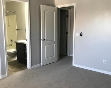 736 S Beck Avenue - Photo Thumbnail 26