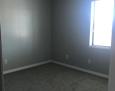 736 S Beck Avenue - Photo Thumbnail 23