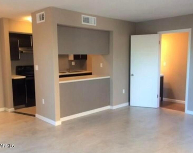 6122 W Morten Avenue - Photo Thumbnail 3