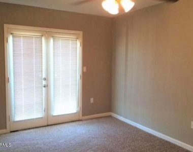 6122 W Morten Avenue - Photo Thumbnail 7