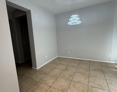 5319 W Paso Trail - Photo Thumbnail 21