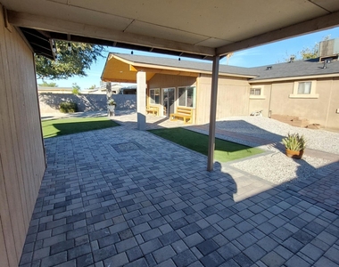 1636 N 64th Drive - Photo Thumbnail 29