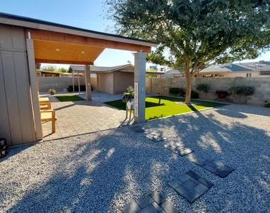 1636 N 64th Drive - Photo Thumbnail 27