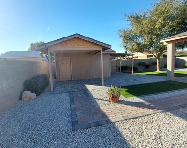 1636 N 64th Drive - Photo Thumbnail 31