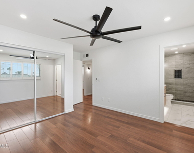 8355 E Stella Lane - Photo Thumbnail 17