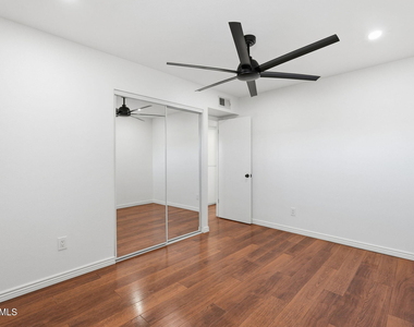 8355 E Stella Lane - Photo Thumbnail 25
