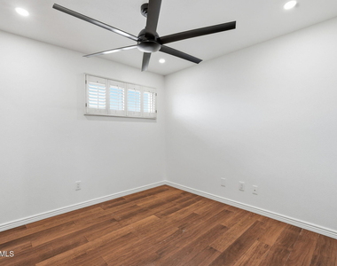 8355 E Stella Lane - Photo Thumbnail 21