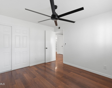 8355 E Stella Lane - Photo Thumbnail 20