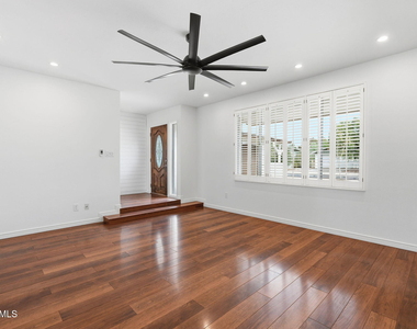 8355 E Stella Lane - Photo Thumbnail 3