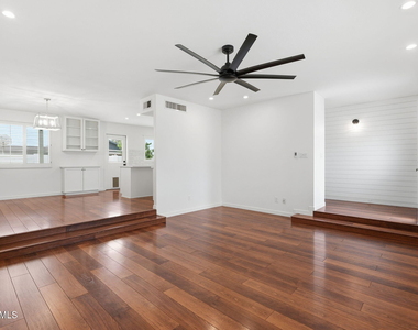 8355 E Stella Lane - Photo Thumbnail 4