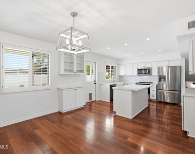 8355 E Stella Lane - Photo Thumbnail 7