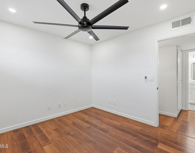 8355 E Stella Lane - Photo Thumbnail 23