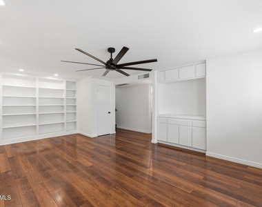 8355 E Stella Lane - Photo Thumbnail 15