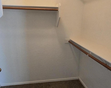 10936 W Vista Avenue - Photo Thumbnail 9