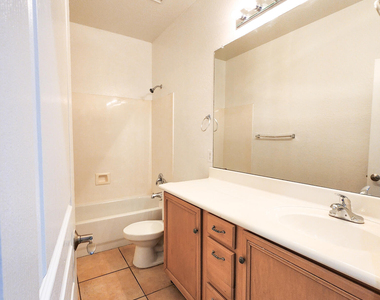 10625 W Salter Drive - Photo Thumbnail 18