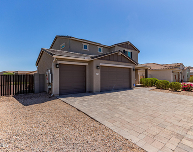 2071 E Piedmont Place - Photo Thumbnail 2