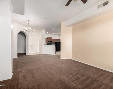 14575 W Mountain View Boulevard - Photo Thumbnail 6