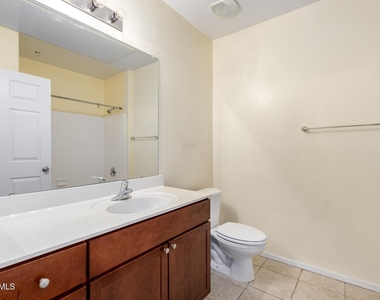 14575 W Mountain View Boulevard - Photo Thumbnail 21