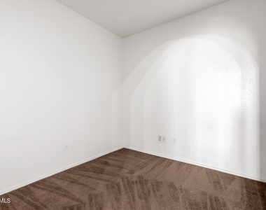 14575 W Mountain View Boulevard - Photo Thumbnail 2