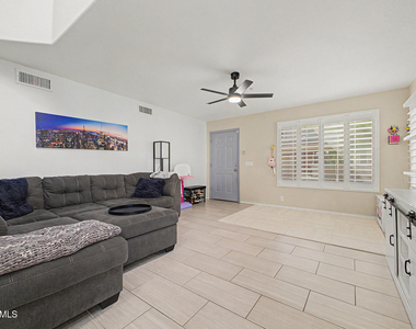 15550 N Frank Lloyd Wright Boulevard - Photo Thumbnail 2